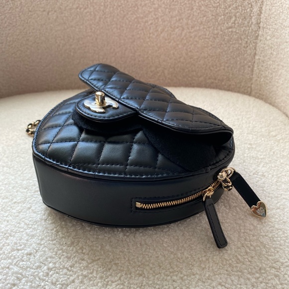 CHANEL Large Heart Bag black CC 22S Lambskin Leather Crossbody NEW Authentic - Picture 16 of 16